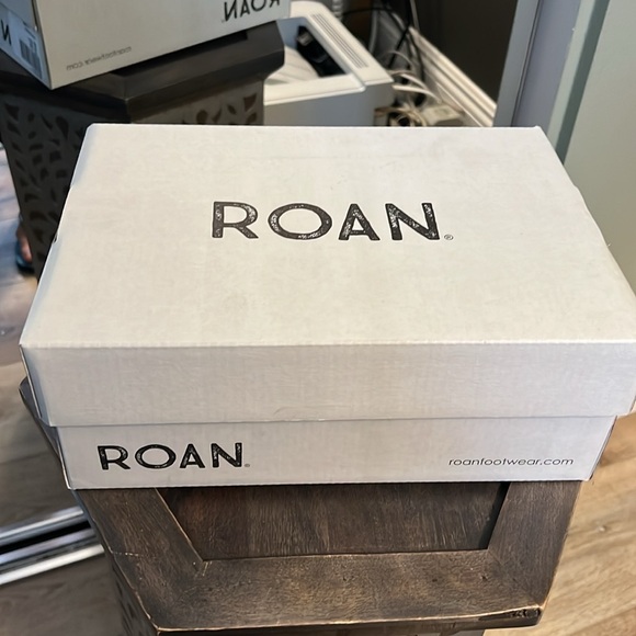 🛑 1 hour SALE. 💎 ROAN by BED/STU, Suede Winnie Flat Sandals - Picture 6 of 8